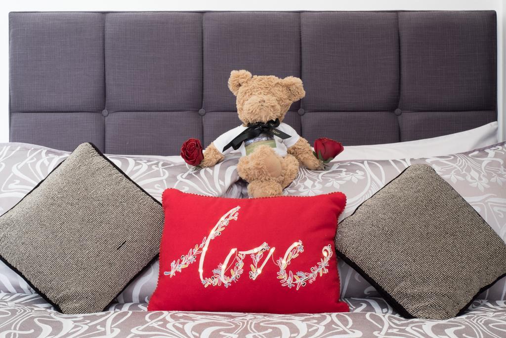 Marks At The Manor Luxury Riverside Apartments - Sleeps Up To 4, With Parking And Sky Tv Абърдийн Екстериор снимка